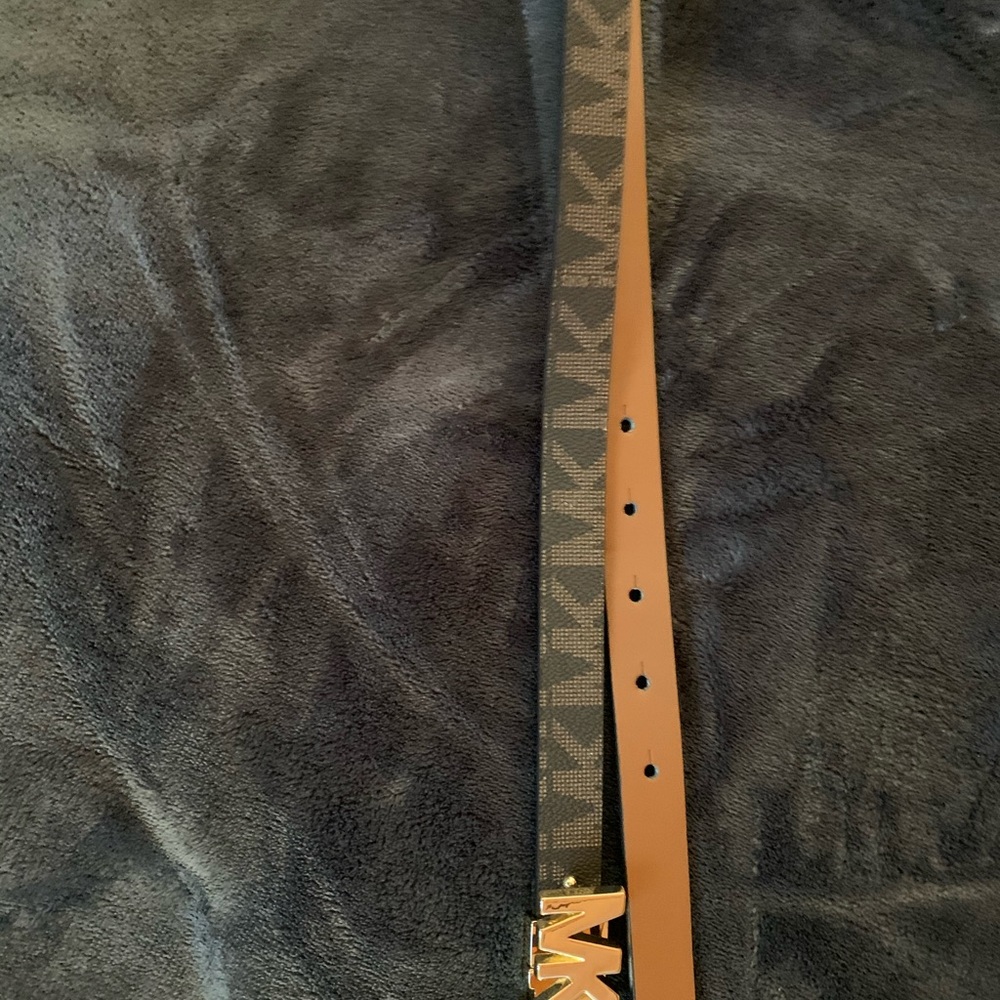 NEW Michael Kors sandals with matching belt - Picture 4 of 6